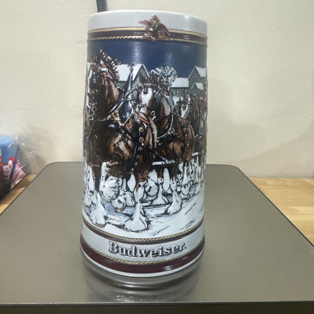1989 Anheuser Busch AB Budweiser Bud Holiday Christmas Beer Stein Clydesdales